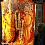 A devotee at Gauri Shankar Temple