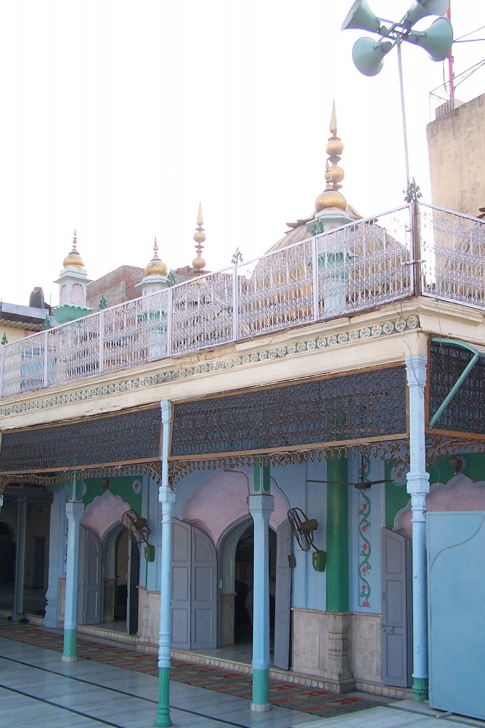 The Desolately Arcane Sunehri Masjid in Delhi - History