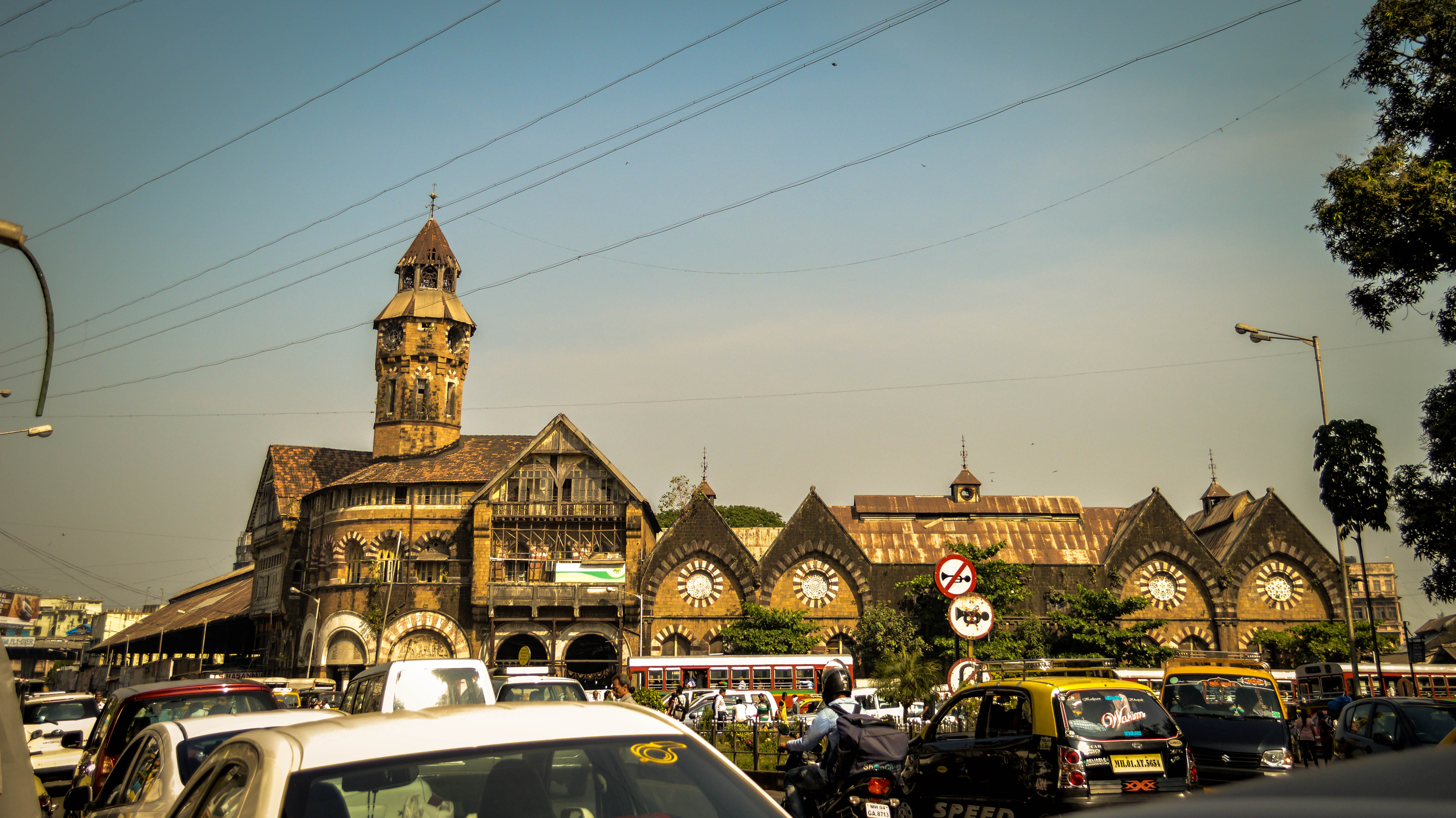 dwindling-mahatma-jyotibha-phule-market