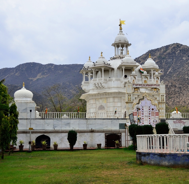 Viratnagar: Buddhist Art and Mughal Architecture in Jaipur