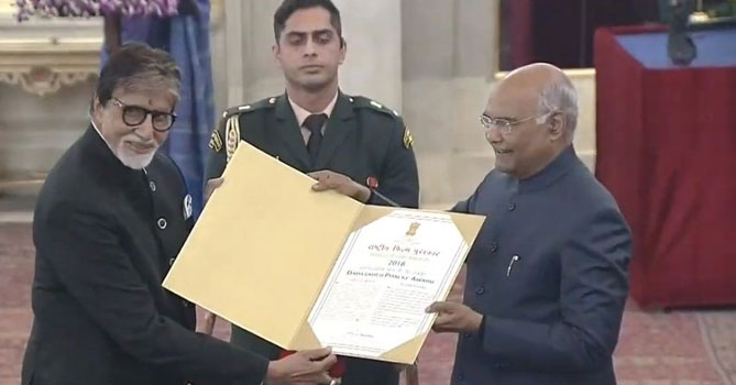President Confers Dadasaheb Phalke Award to Big B, India's Highest Film Honour
