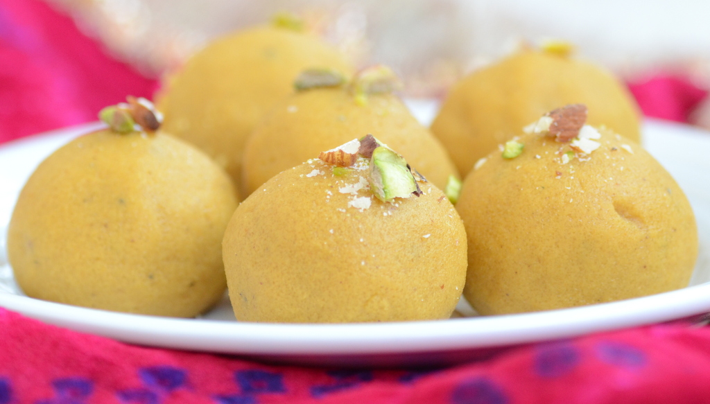 Besan ke Laddu
