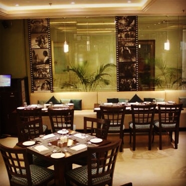 English Tadka: Restaurant Review