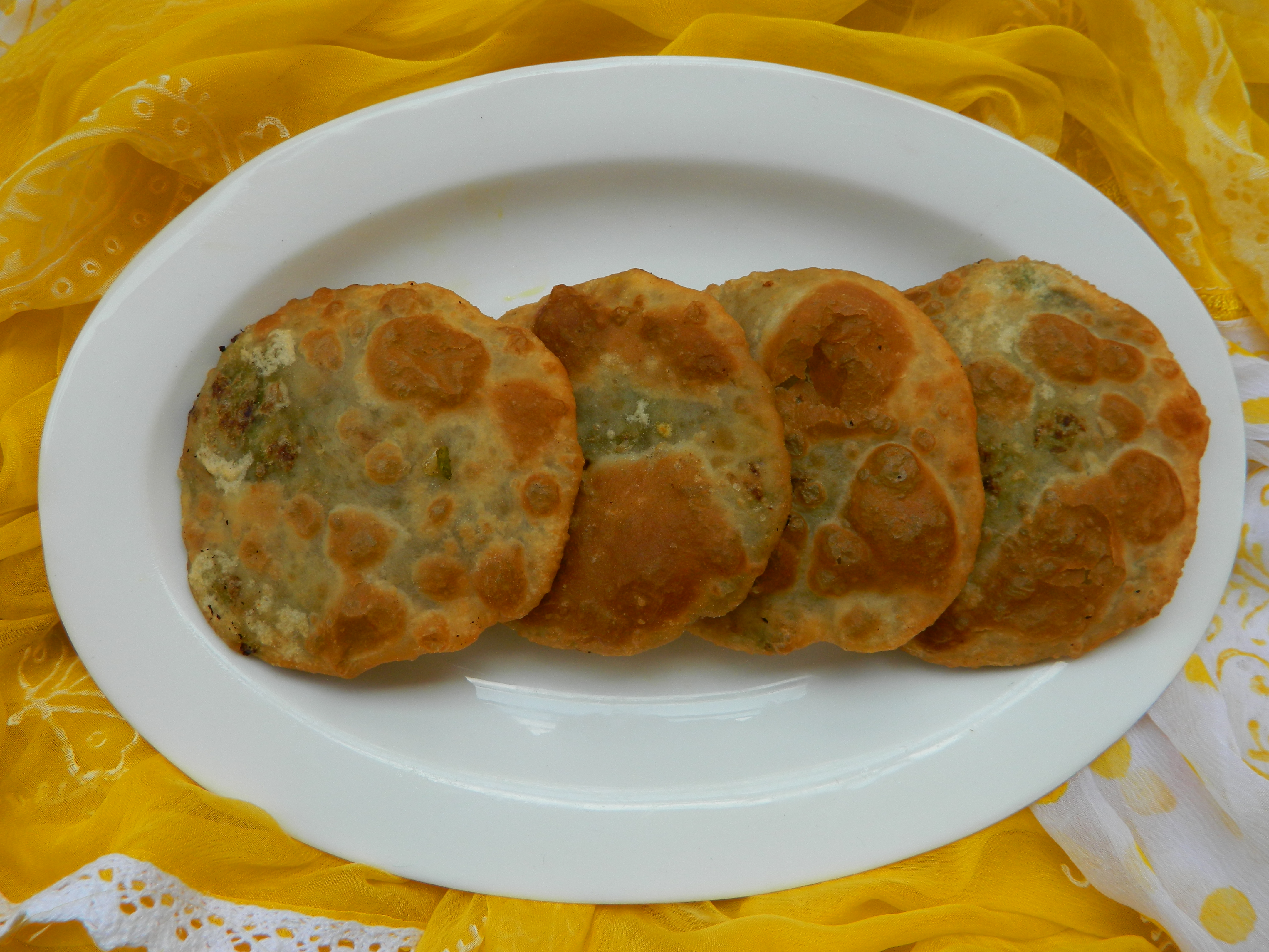 Matar Ki Poori